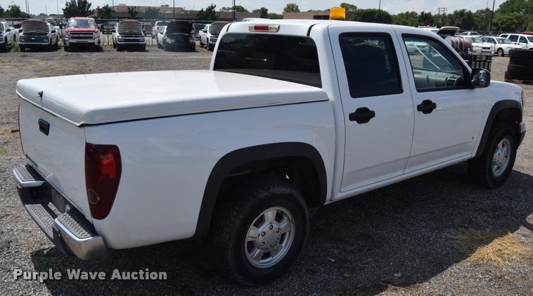 image for item L2530 2006 Chevrolet Colorado Crew Cab pickup truck
