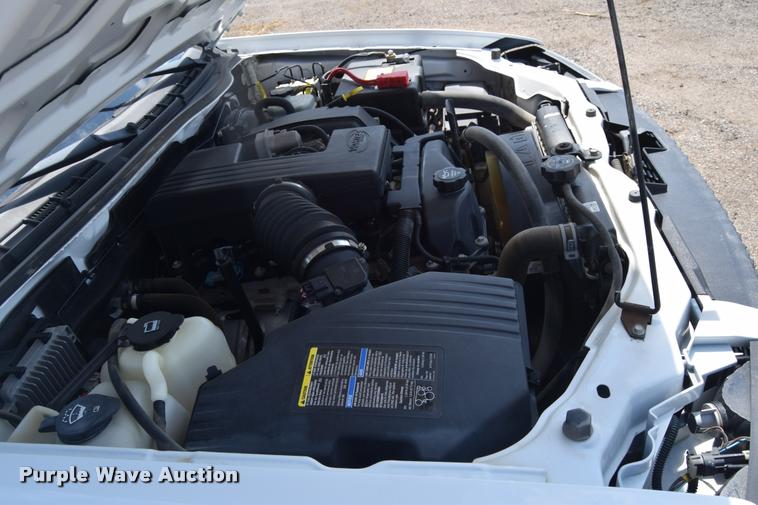 image for item L2530 2006 Chevrolet Colorado Crew Cab pickup truck