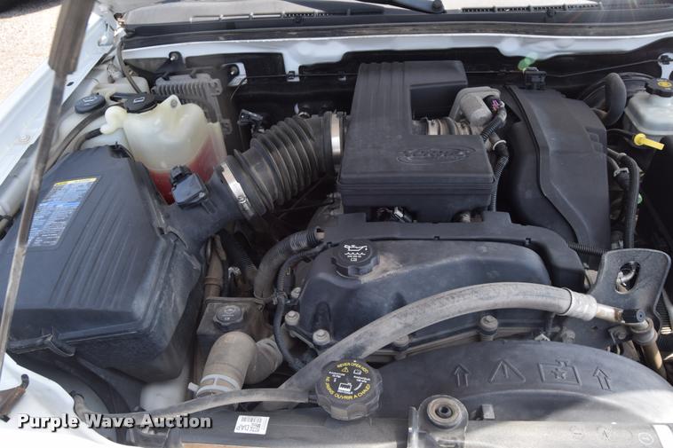 image for item L2530 2006 Chevrolet Colorado Crew Cab pickup truck