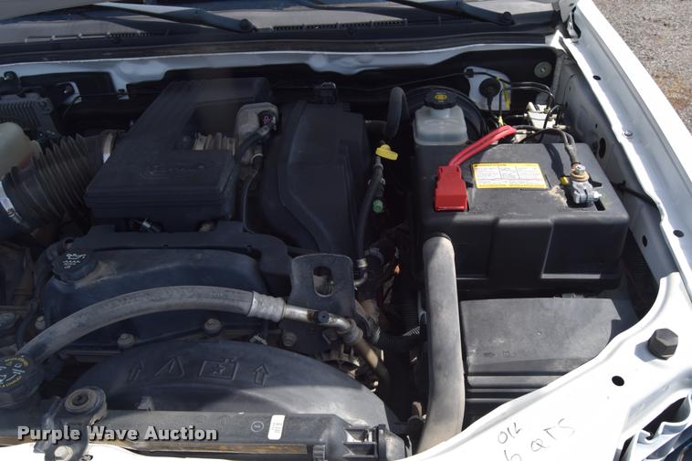 image for item L2530 2006 Chevrolet Colorado Crew Cab pickup truck