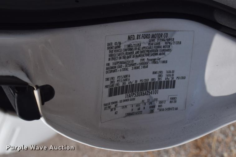 image for item L2531 2006 Ford Taurus SE