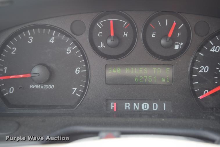 image for item L2531 2006 Ford Taurus SE