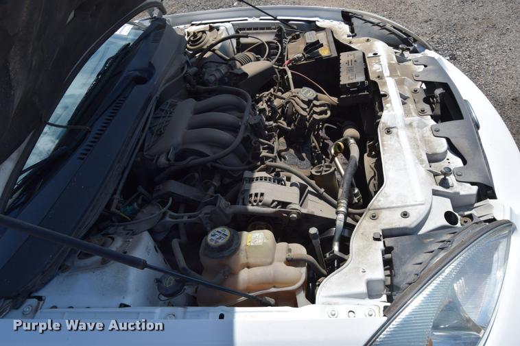 image for item L2531 2006 Ford Taurus SE