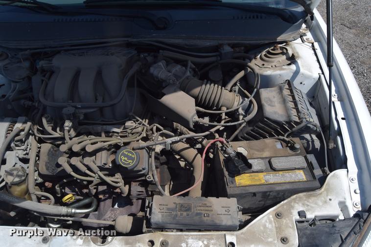 image for item L2531 2006 Ford Taurus SE