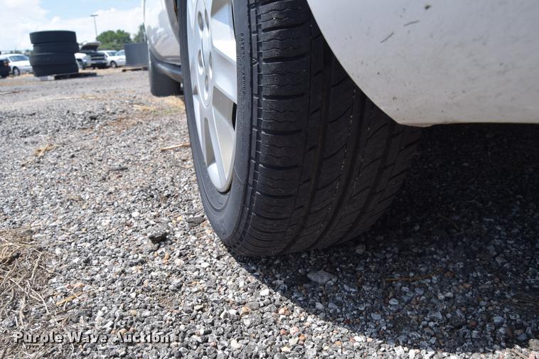 image for item L2531 2006 Ford Taurus SE