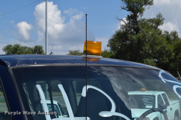 image for item L2532 2004 Chevrolet Express 1500 van