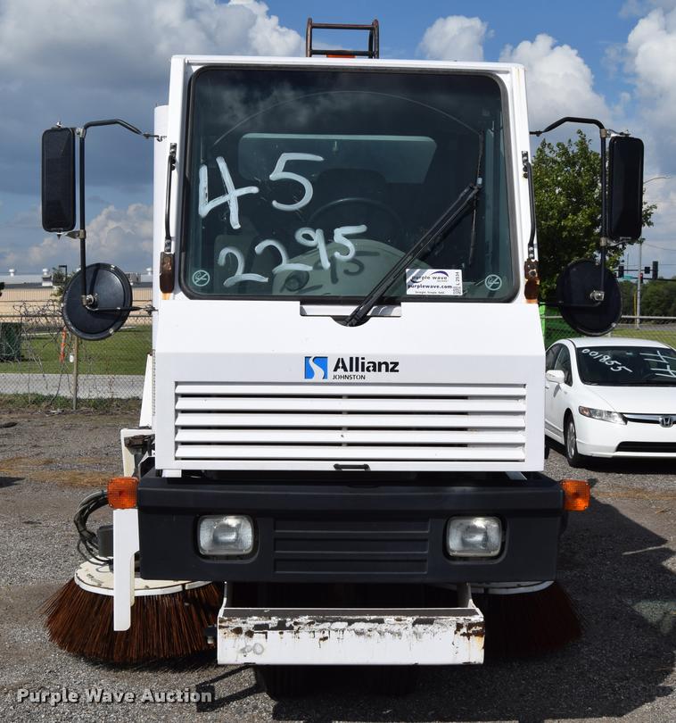 image for item L2534 2010 Allianz Johnston 3000 street sweeper
