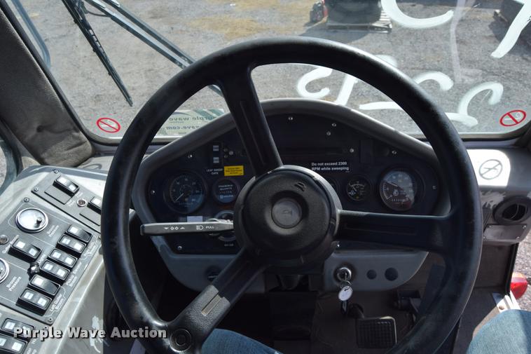 image for item L2534 2010 Allianz Johnston 3000 street sweeper