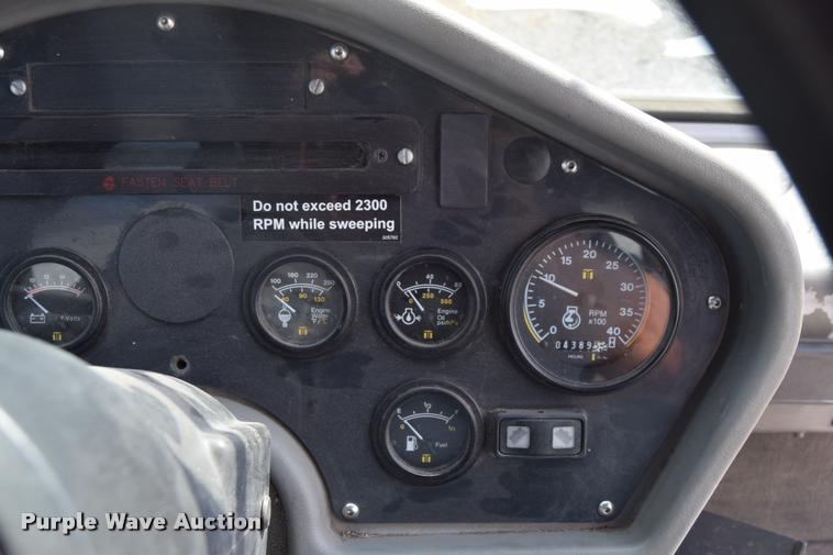 image for item L2534 2010 Allianz Johnston 3000 street sweeper