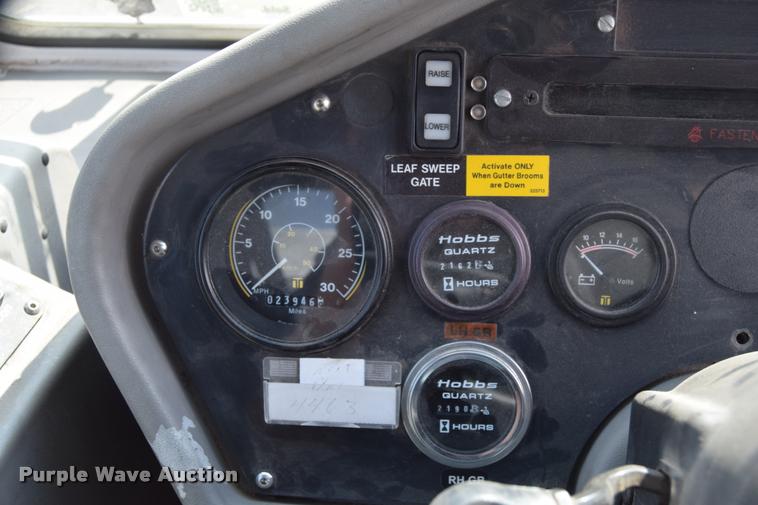 image for item L2534 2010 Allianz Johnston 3000 street sweeper