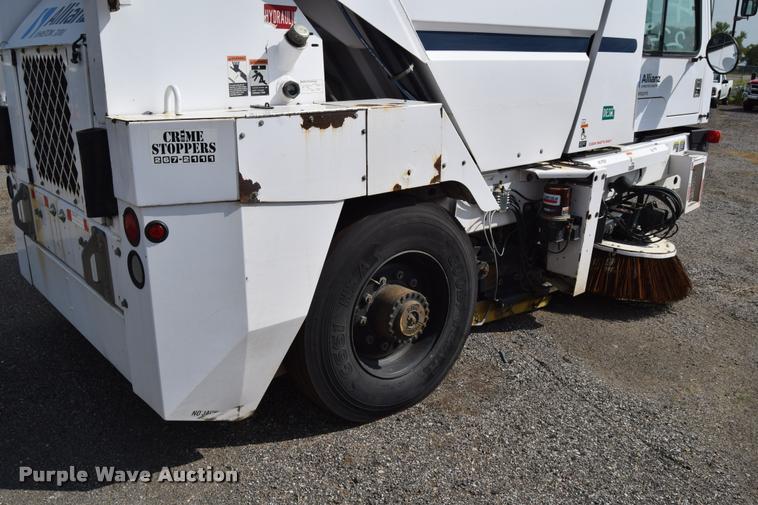 image for item L2534 2010 Allianz Johnston 3000 street sweeper