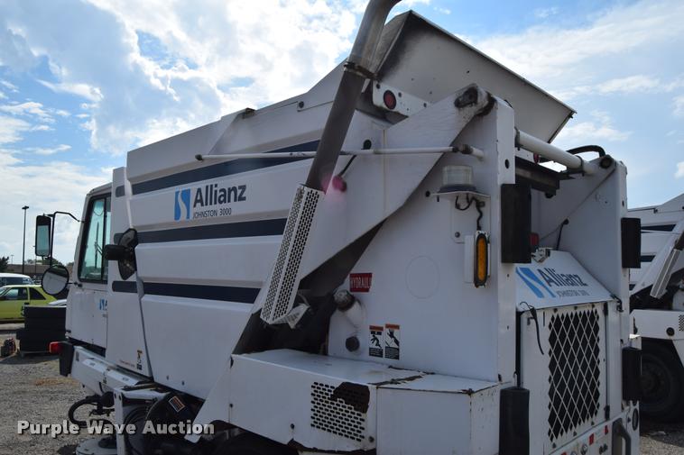image for item L2534 2010 Allianz Johnston 3000 street sweeper