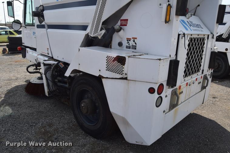 image for item L2534 2010 Allianz Johnston 3000 street sweeper
