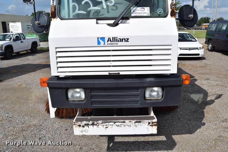 image for item L2534 2010 Allianz Johnston 3000 street sweeper
