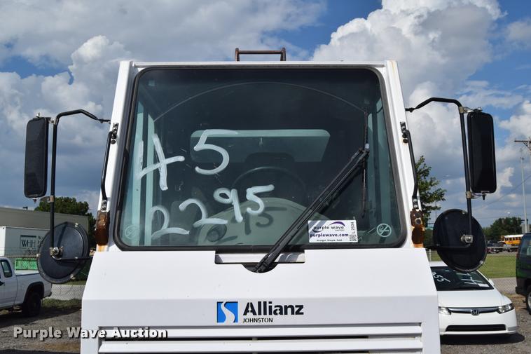 image for item L2534 2010 Allianz Johnston 3000 street sweeper