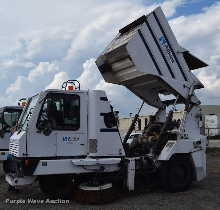 image for item L2534 2010 Allianz Johnston 3000 street sweeper