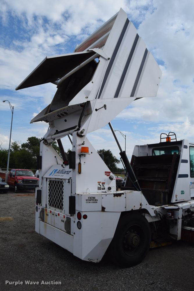 image for item L2534 2010 Allianz Johnston 3000 street sweeper