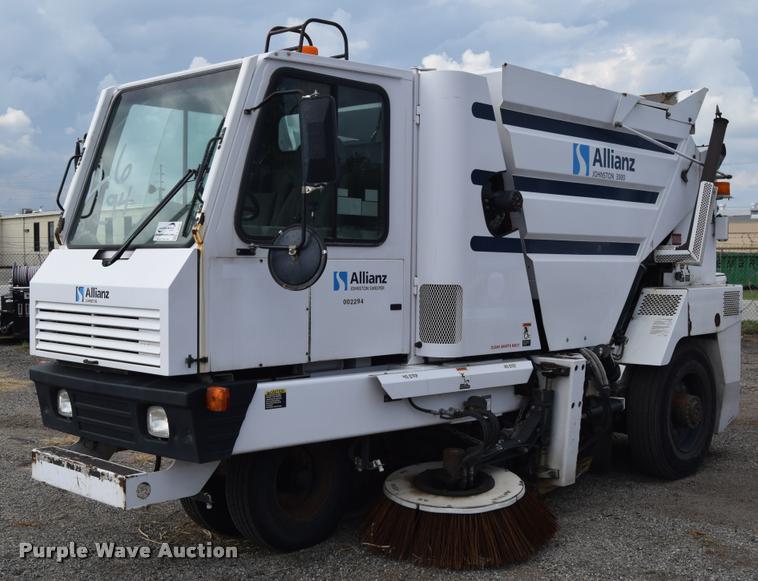 image for item L2535 2010 Allianz Johnston 3000 street sweeper