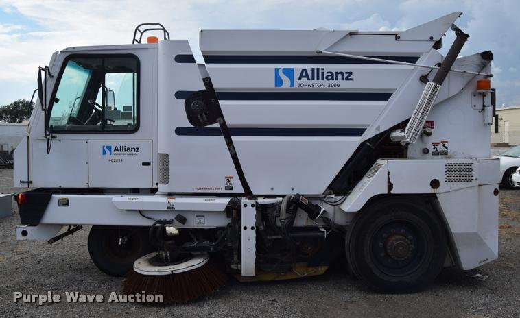 image for item L2535 2010 Allianz Johnston 3000 street sweeper