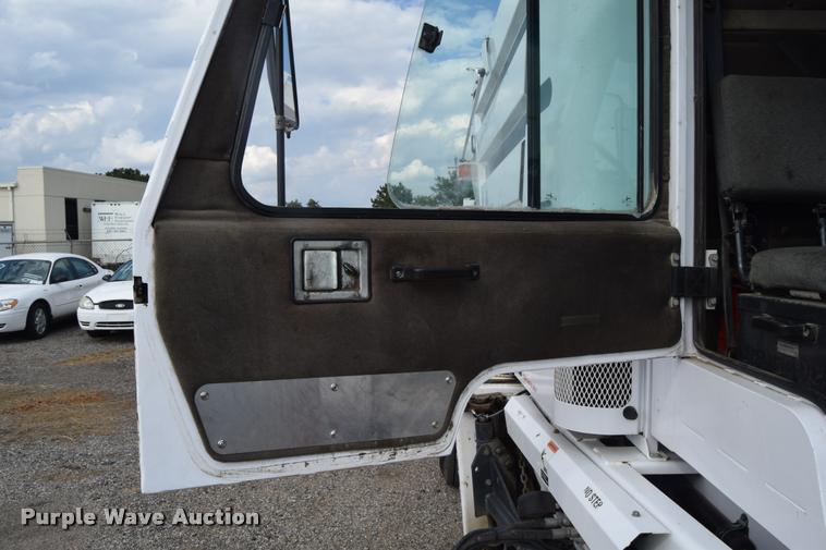 image for item L2535 2010 Allianz Johnston 3000 street sweeper