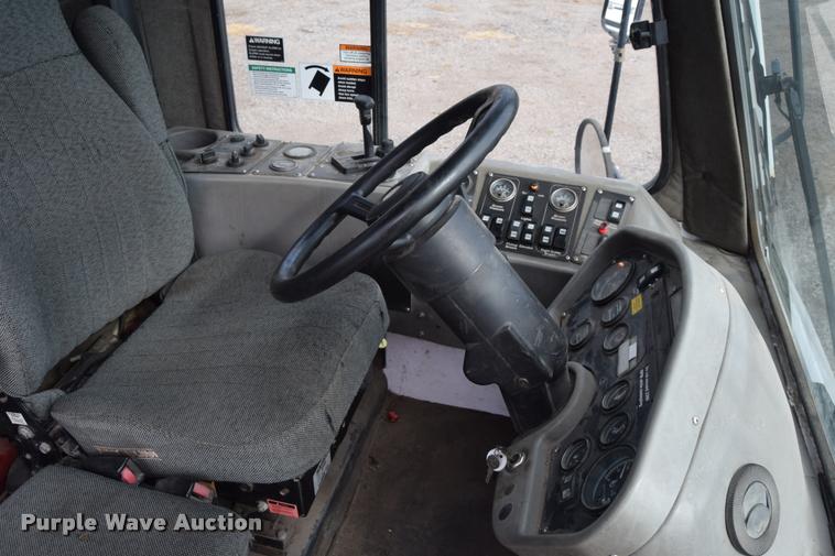 image for item L2535 2010 Allianz Johnston 3000 street sweeper