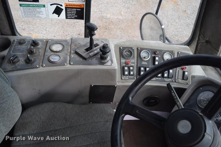 image for item L2535 2010 Allianz Johnston 3000 street sweeper