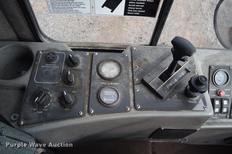 image for item L2535 2010 Allianz Johnston 3000 street sweeper