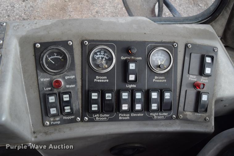 image for item L2535 2010 Allianz Johnston 3000 street sweeper