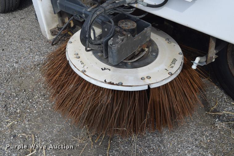 image for item L2535 2010 Allianz Johnston 3000 street sweeper
