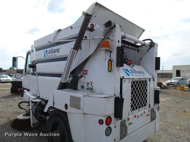 image for item L2535 2010 Allianz Johnston 3000 street sweeper