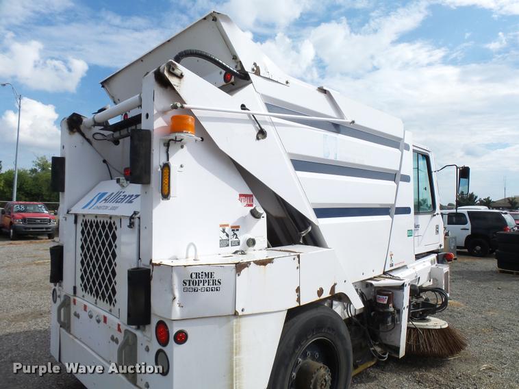 image for item L2535 2010 Allianz Johnston 3000 street sweeper