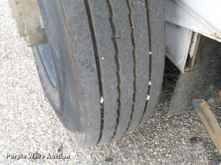 image for item L2535 2010 Allianz Johnston 3000 street sweeper