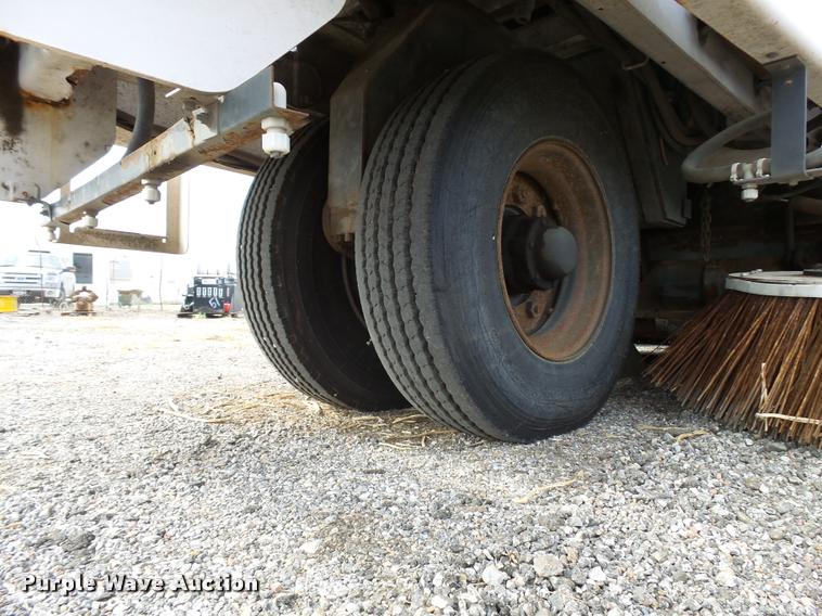 image for item L2535 2010 Allianz Johnston 3000 street sweeper