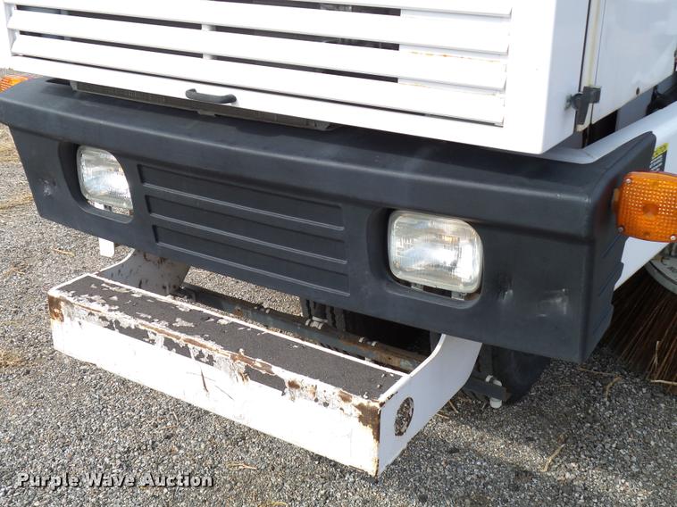 image for item L2535 2010 Allianz Johnston 3000 street sweeper