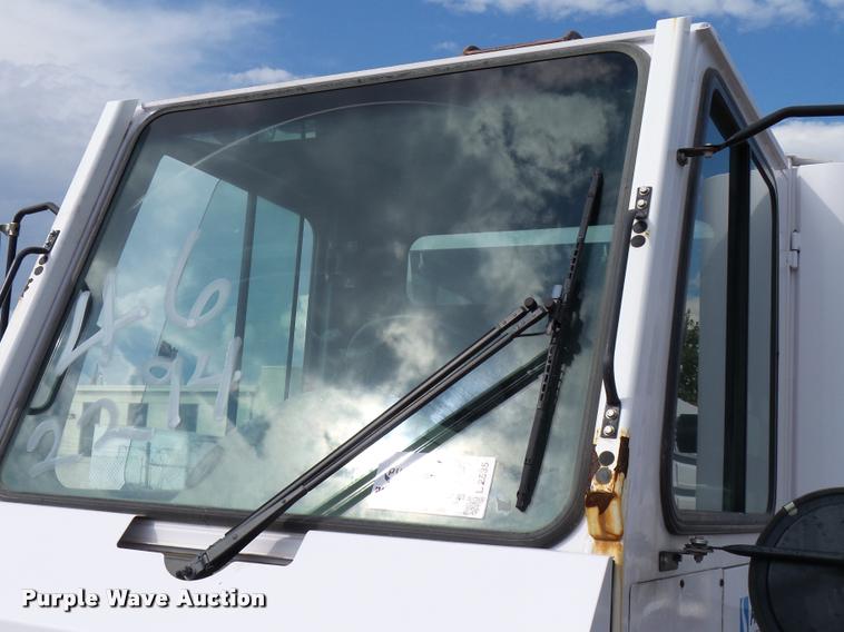 image for item L2535 2010 Allianz Johnston 3000 street sweeper