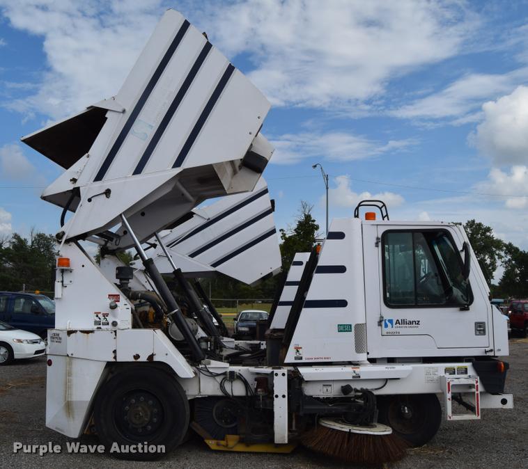 image for item L2535 2010 Allianz Johnston 3000 street sweeper