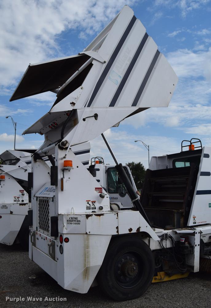 image for item L2535 2010 Allianz Johnston 3000 street sweeper