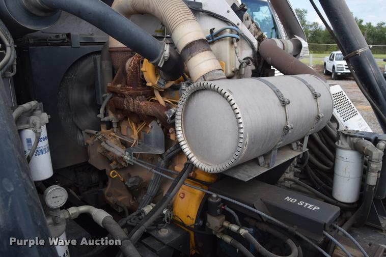 image for item L2535 2010 Allianz Johnston 3000 street sweeper