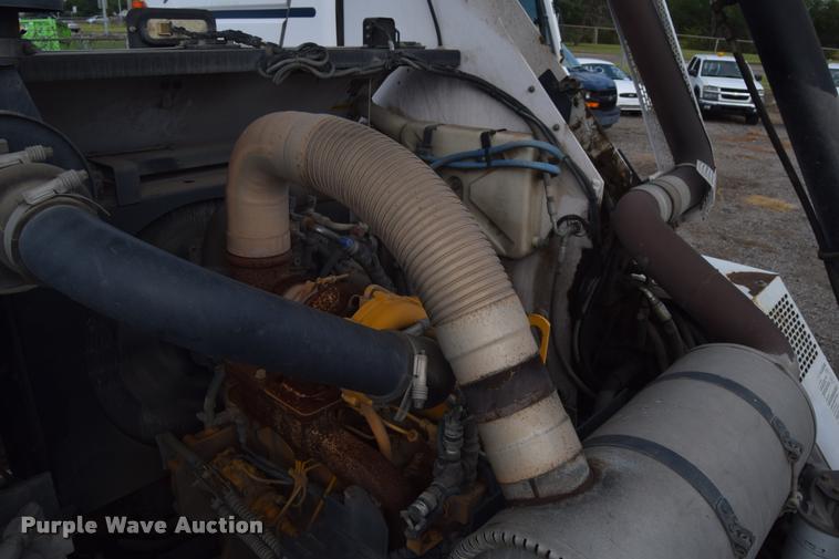 image for item L2535 2010 Allianz Johnston 3000 street sweeper