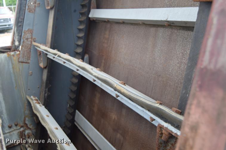 image for item L2535 2010 Allianz Johnston 3000 street sweeper