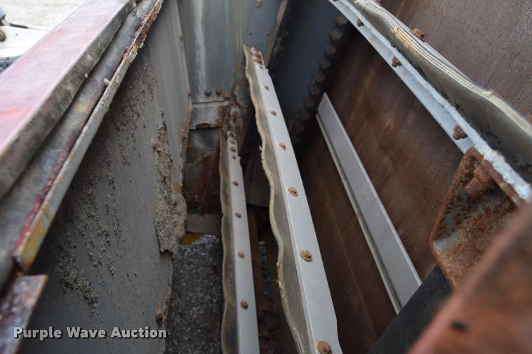 image for item L2535 2010 Allianz Johnston 3000 street sweeper