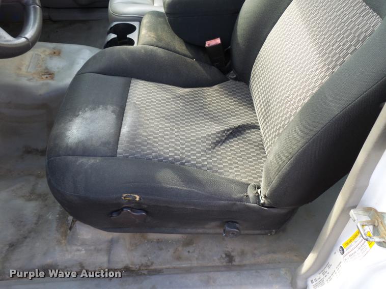 image for item L2536 2008 Chevrolet Colorado Ext. Cab pickup truck