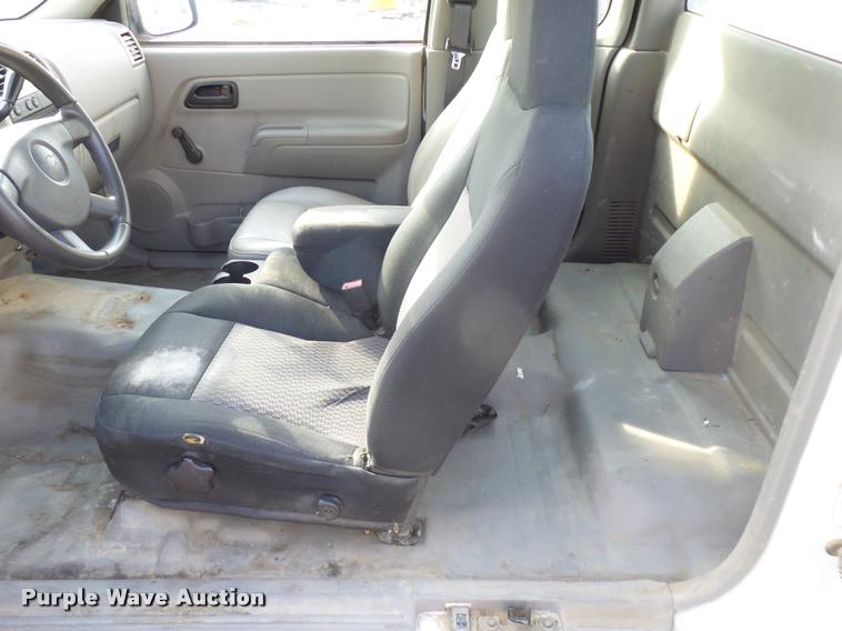 image for item L2536 2008 Chevrolet Colorado Ext. Cab pickup truck