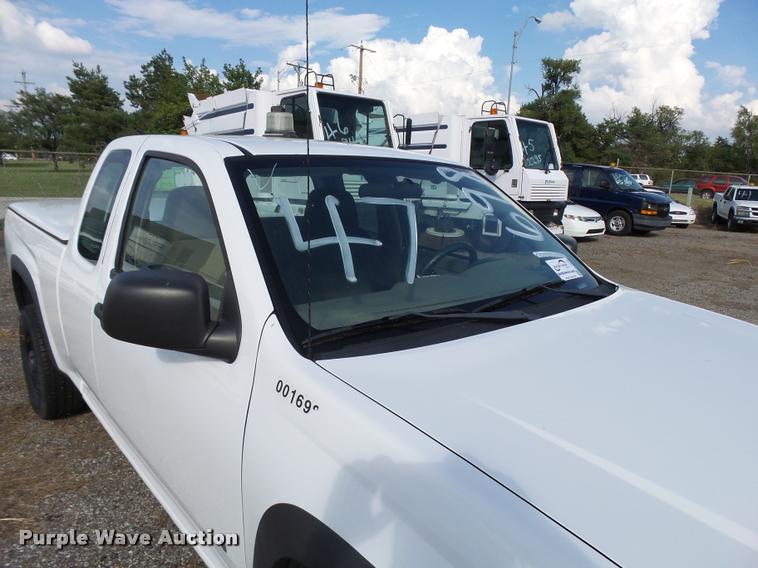 image for item L2536 2008 Chevrolet Colorado Ext. Cab pickup truck