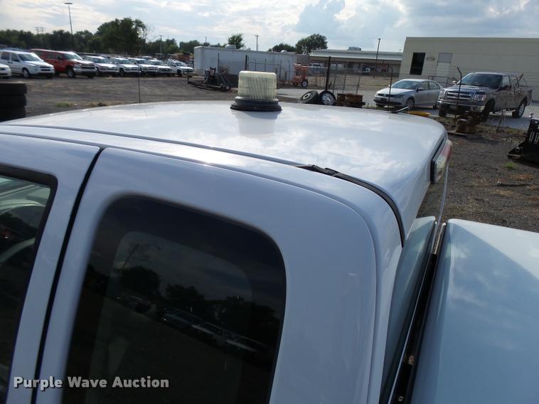 image for item L2536 2008 Chevrolet Colorado Ext. Cab pickup truck