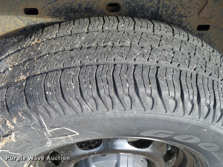 image for item L2536 2008 Chevrolet Colorado Ext. Cab pickup truck