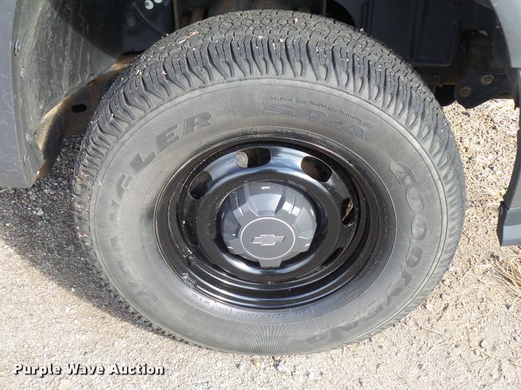 image for item L2536 2008 Chevrolet Colorado Ext. Cab pickup truck