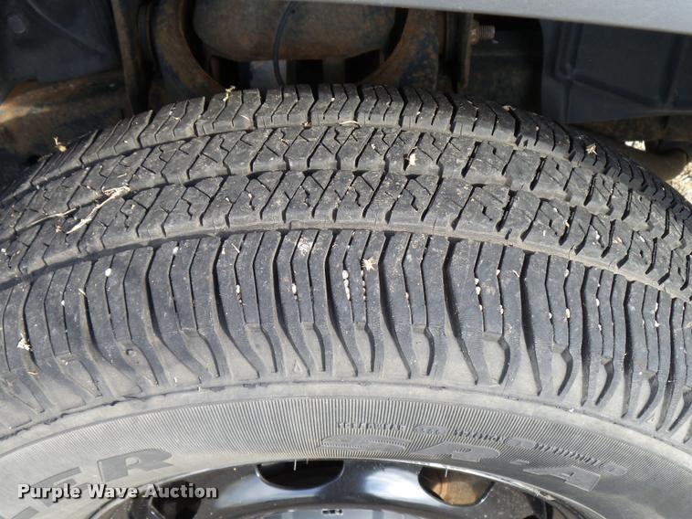 image for item L2536 2008 Chevrolet Colorado Ext. Cab pickup truck