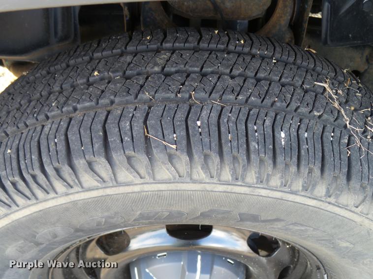 image for item L2536 2008 Chevrolet Colorado Ext. Cab pickup truck