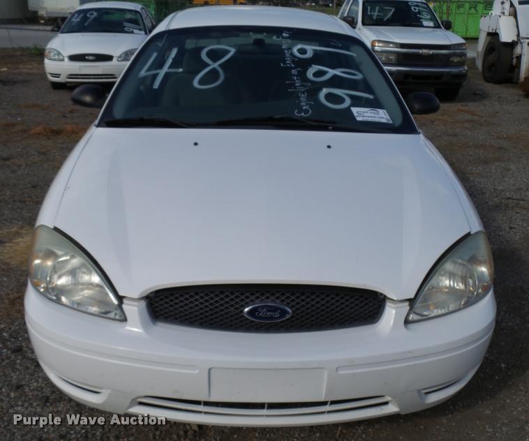 image for item L2537 2006 Ford Taurus SE